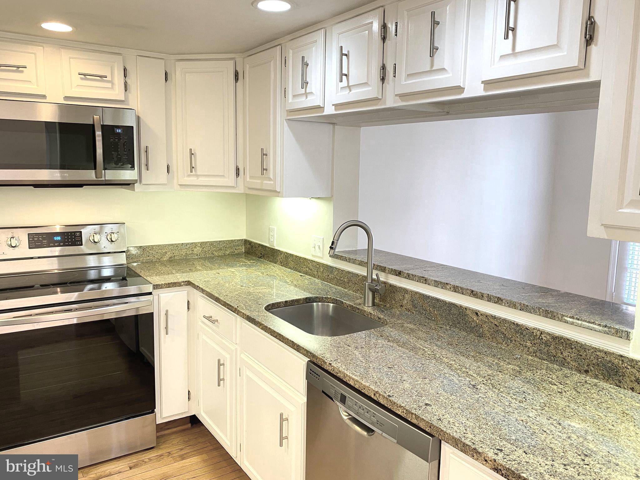 WASHINGTON SQUARE - Residential Lease