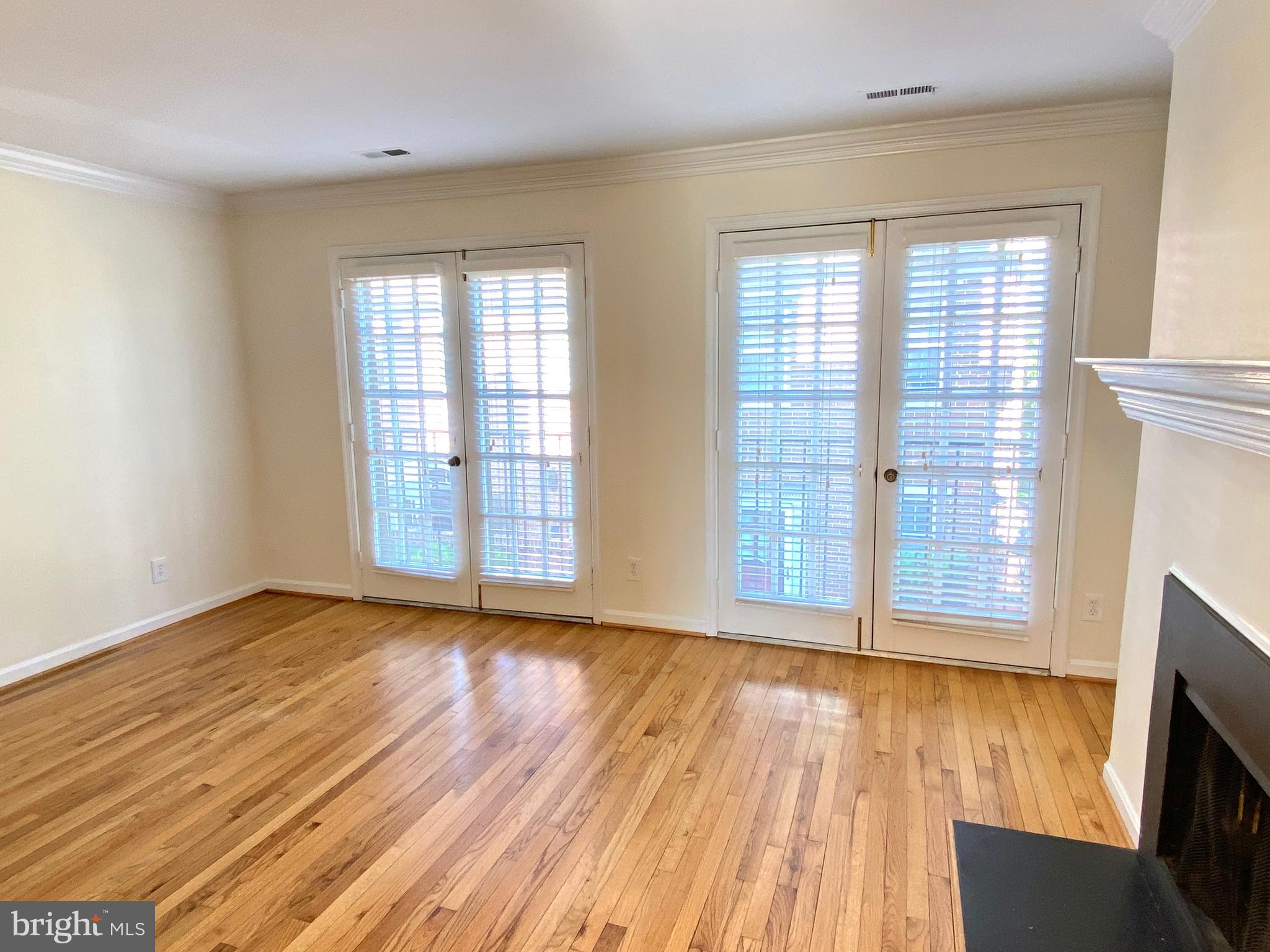 WASHINGTON SQUARE - Residential Lease