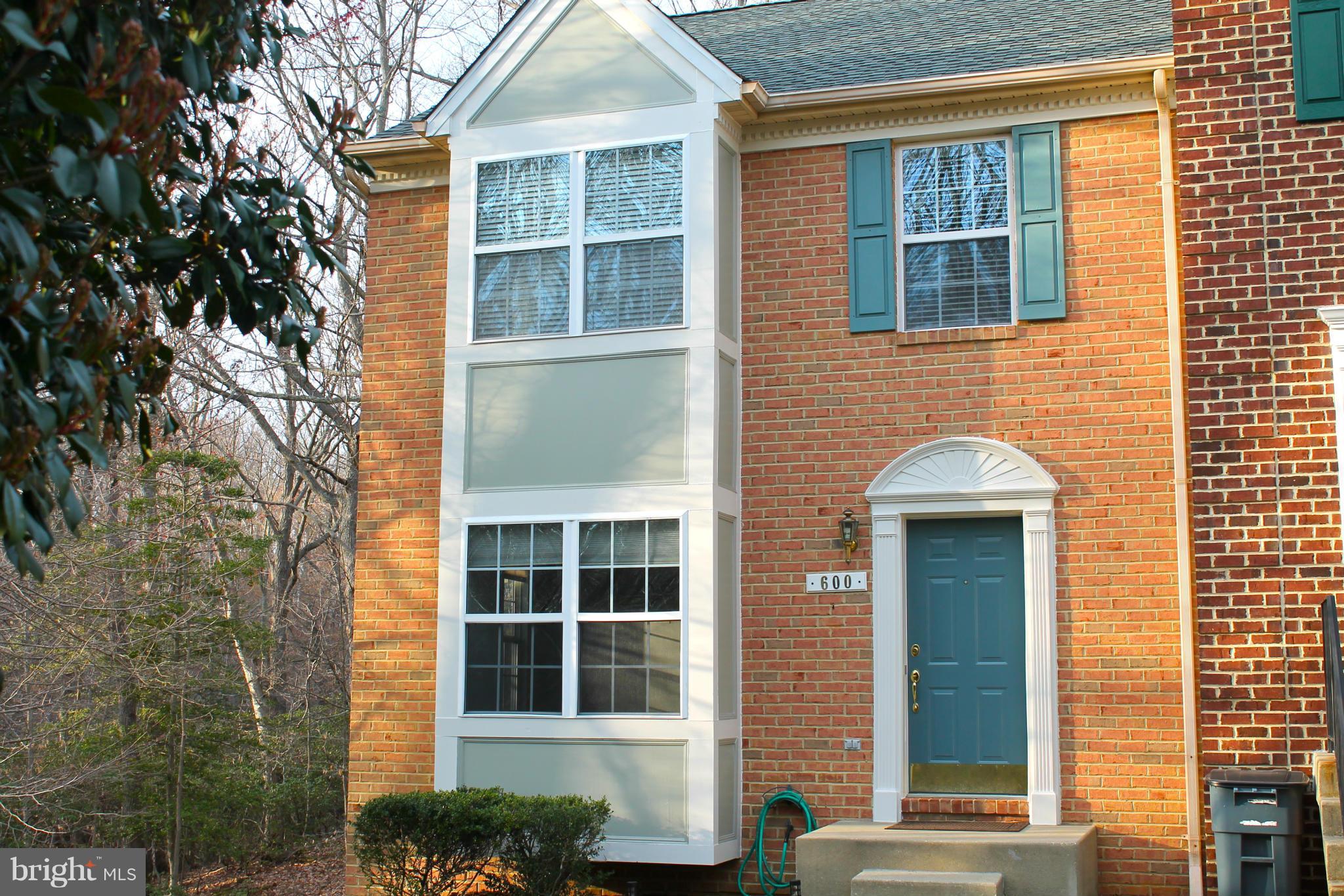 FALCON CREST - Residential Lease