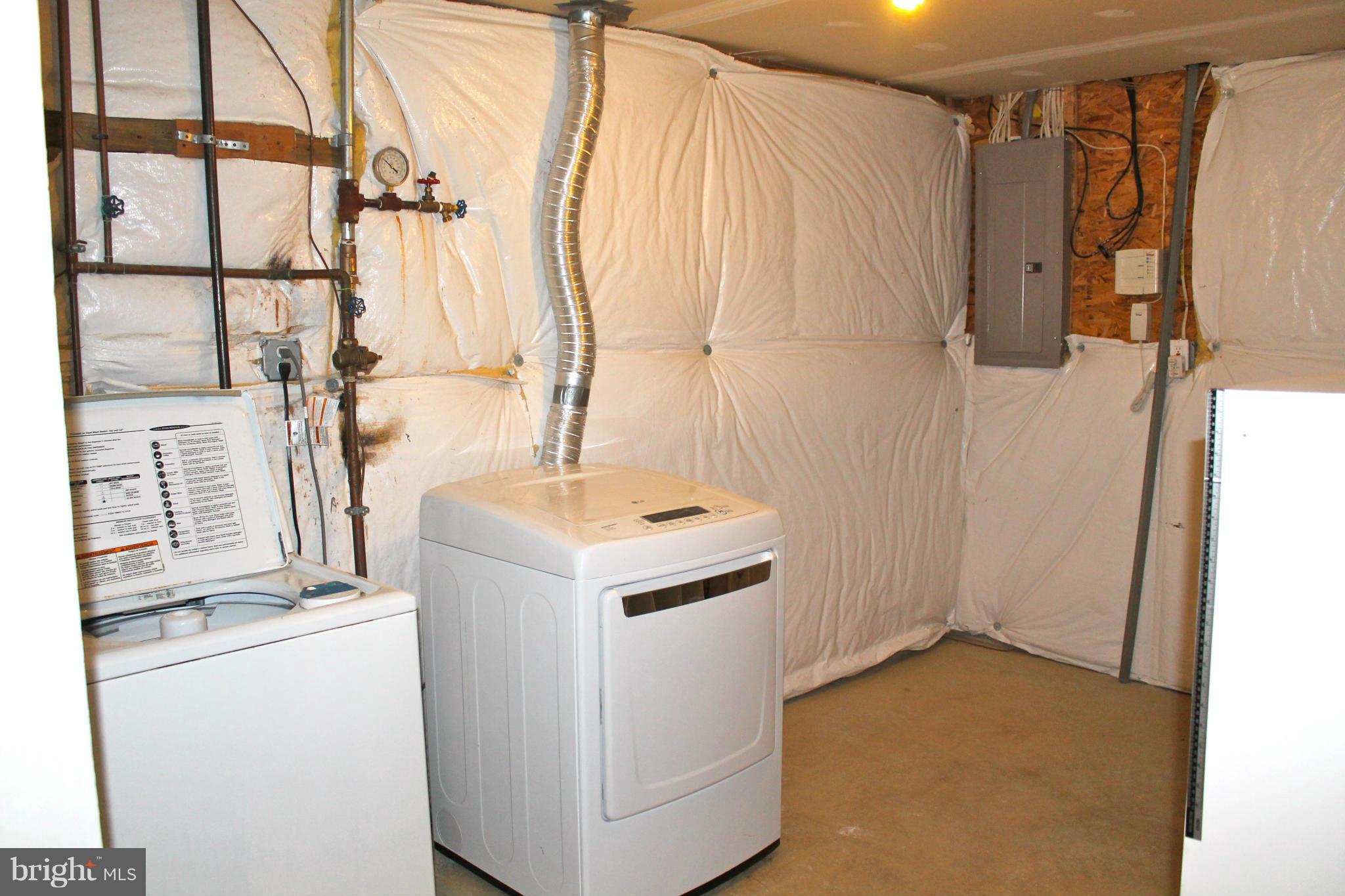 FALCON CREST - Residential Lease