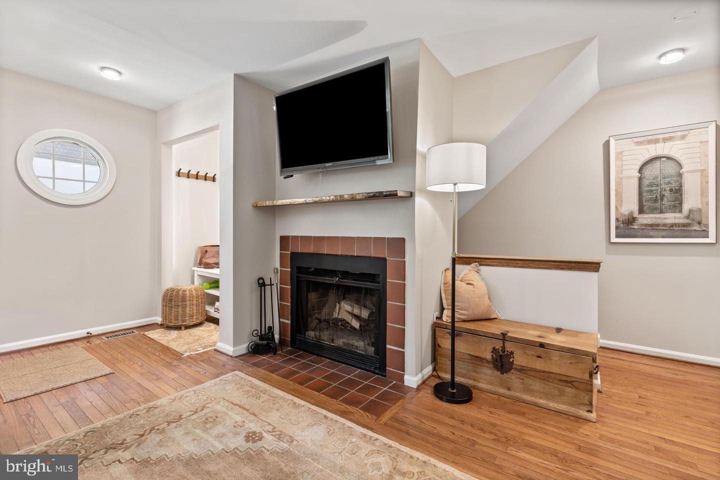 14 NEWTON STREET 00 F27
