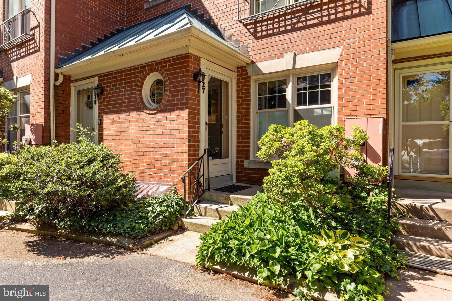 14 NEWTON STREET 00 F27