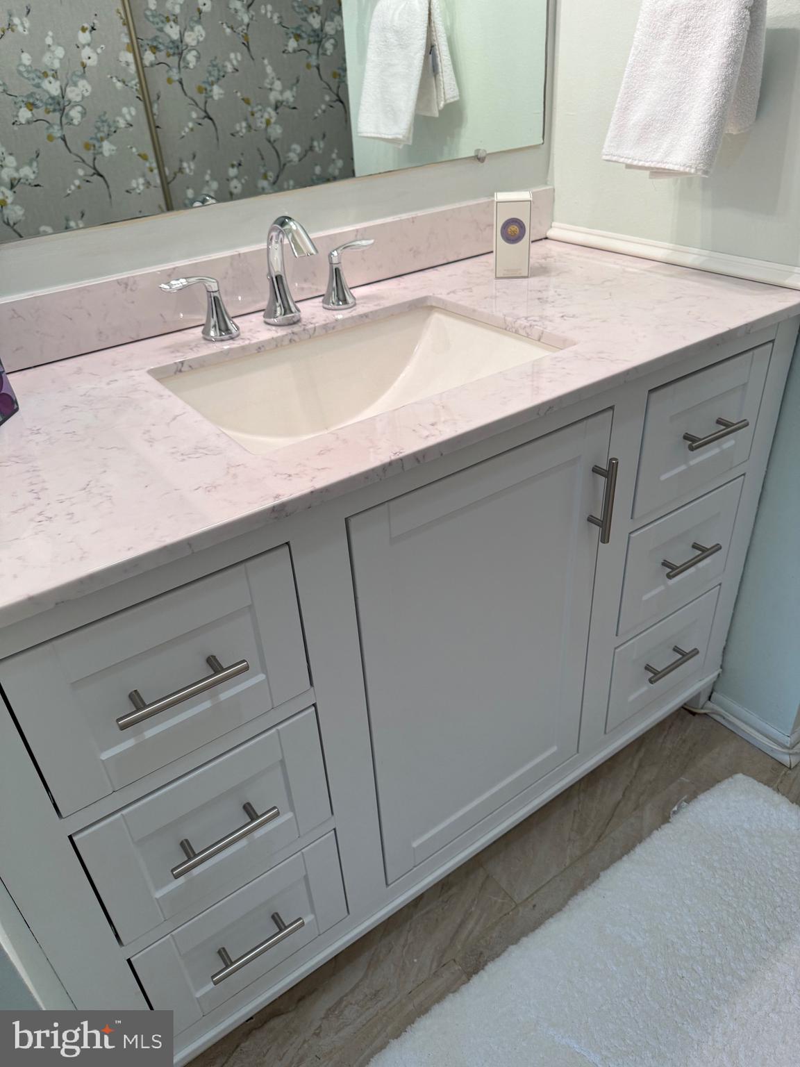 LEISURE WORLD - Residential