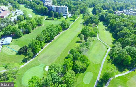 Photo of 15401 Bassett Lane #45-2E, SILVER SPRING, MD 20906 (MLS # MDMC2215074)