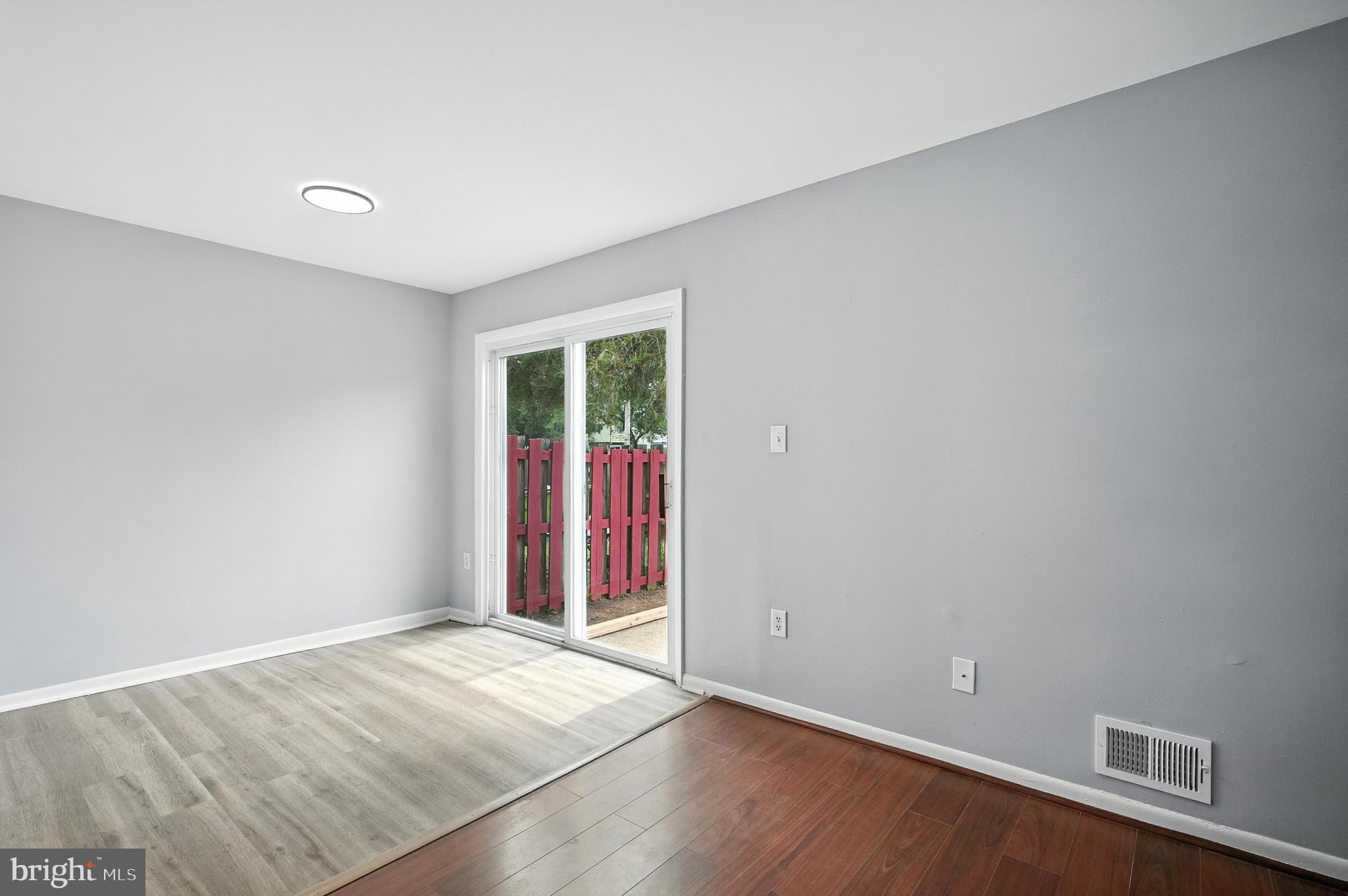 WILLIAMSTOWN - Residential