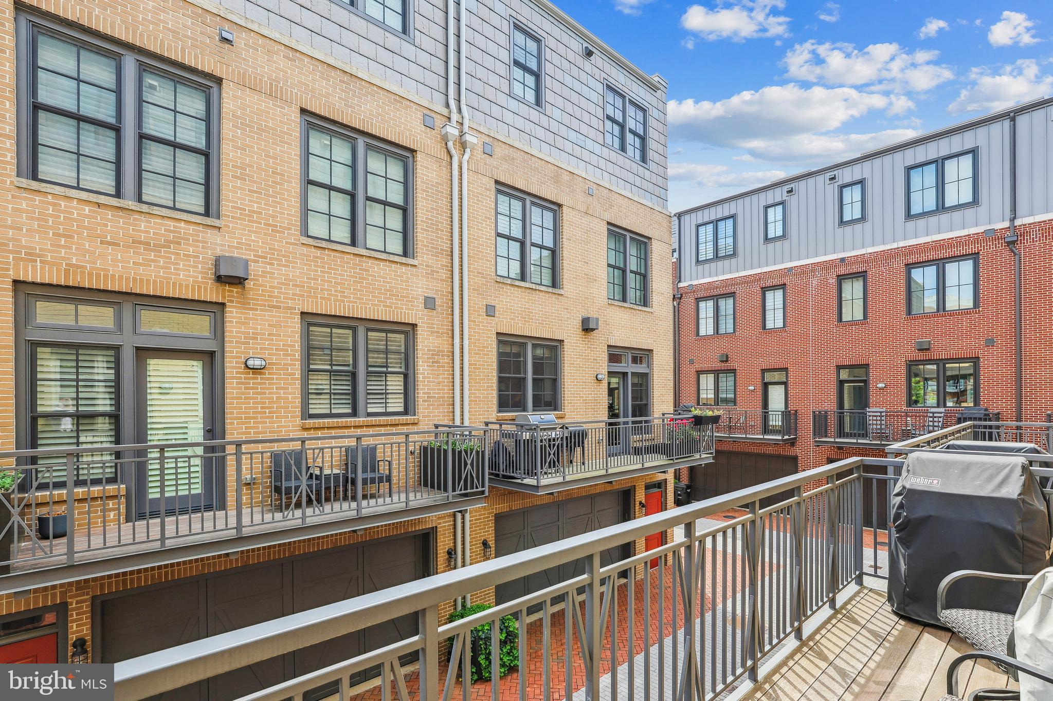 ROBINSON LANDING - Residential