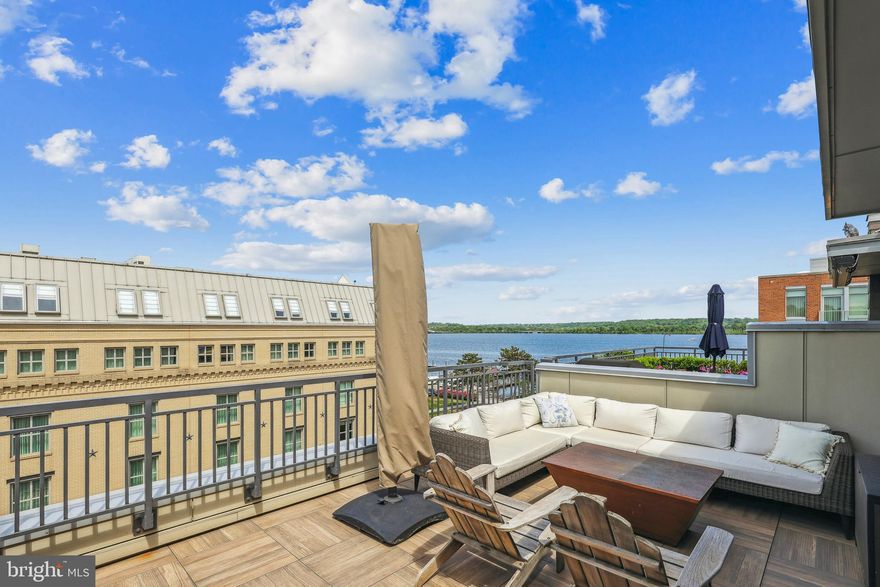 Experience luxury waterfront living in Old Town at its finest! This stunning townhome in the prestigious Robinson Landing community offers sophisticated urban living across four levels, serviced by a convenient elevator. From the inviting foyer to the lavish primary bedroom suite, every detail has been meticulously designed for modern comfort and convenience. Enjoy entertaining on the rooftop deck with its gas fire pit and outdoor wet bar, while soaking in the breathtaking river views. Amenities abound, including an owner's lounge, gym, and pet spa. Don't miss out on the opportunity to schedule your private tour and embrace a lifestyle of leisure, luxury, and sophistication. Special features such as shades, networked TVs, security systems, custom closets, and home automation add to the allure of this exquisite waterfront retreat.