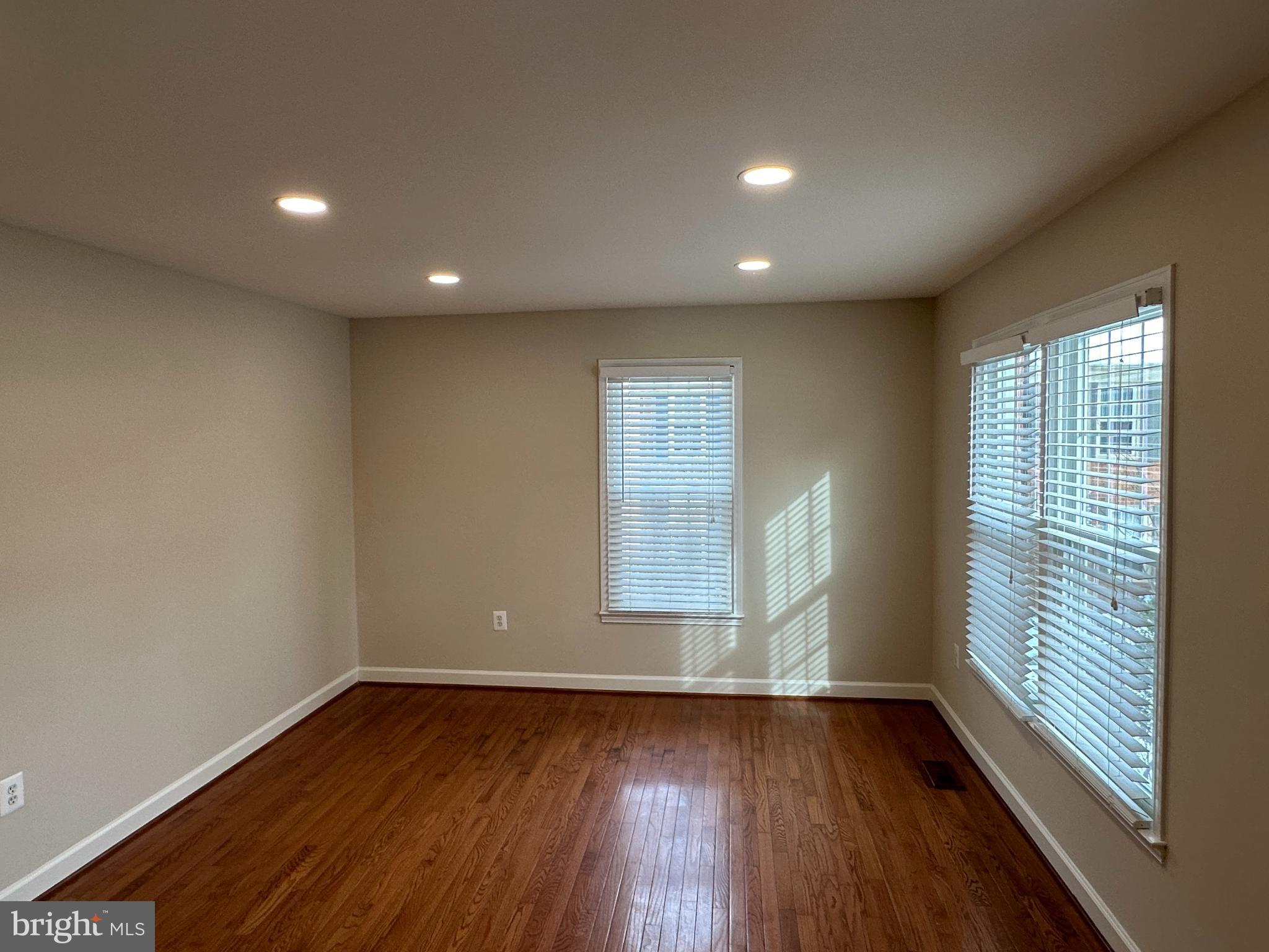 DEEPWOOD - Residential Lease