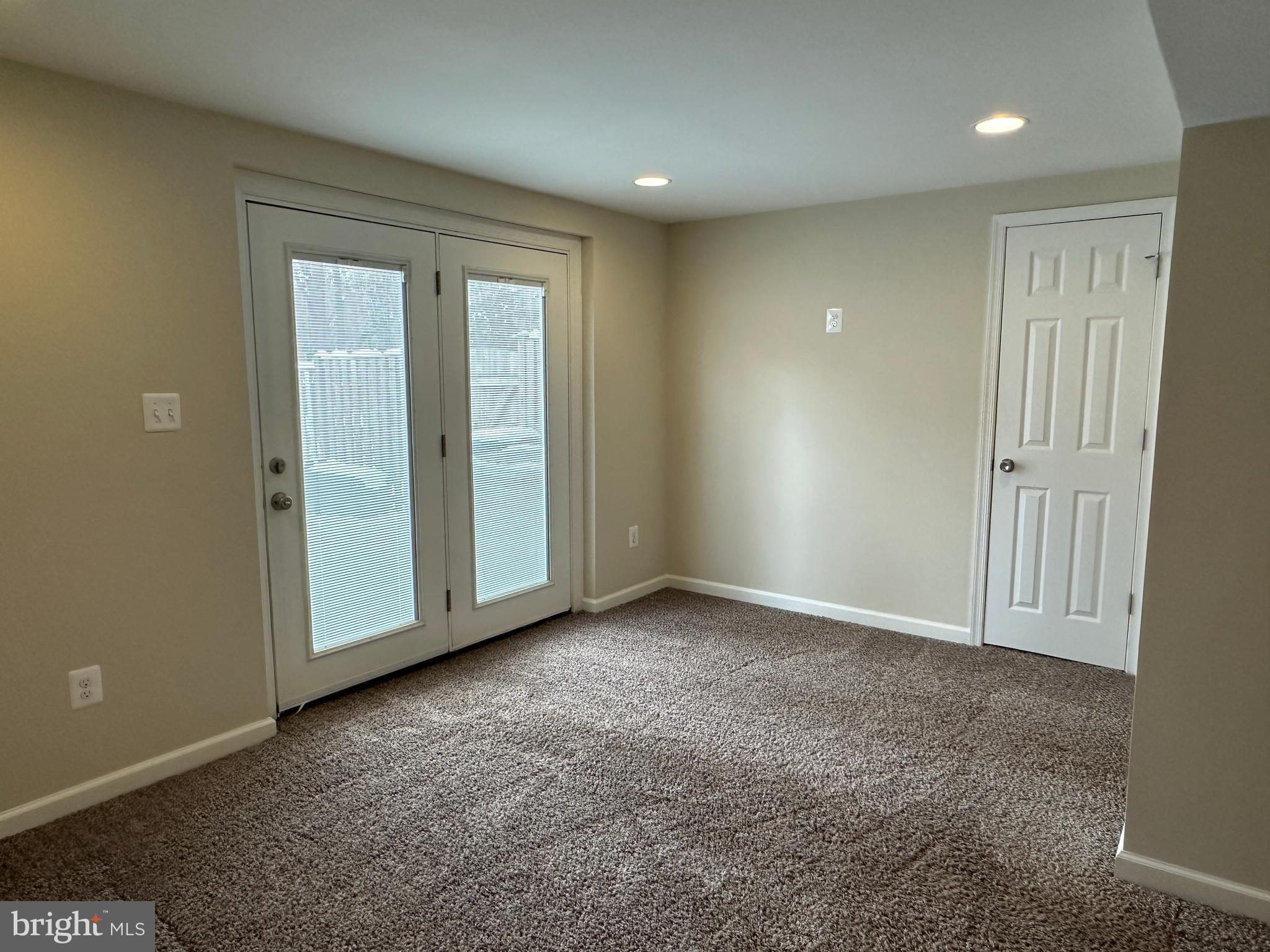 DEEPWOOD - Residential Lease