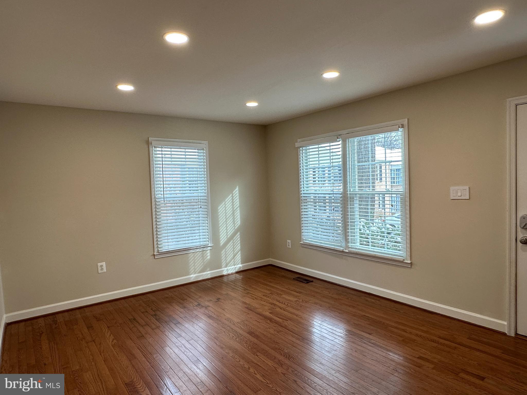 DEEPWOOD - Residential Lease