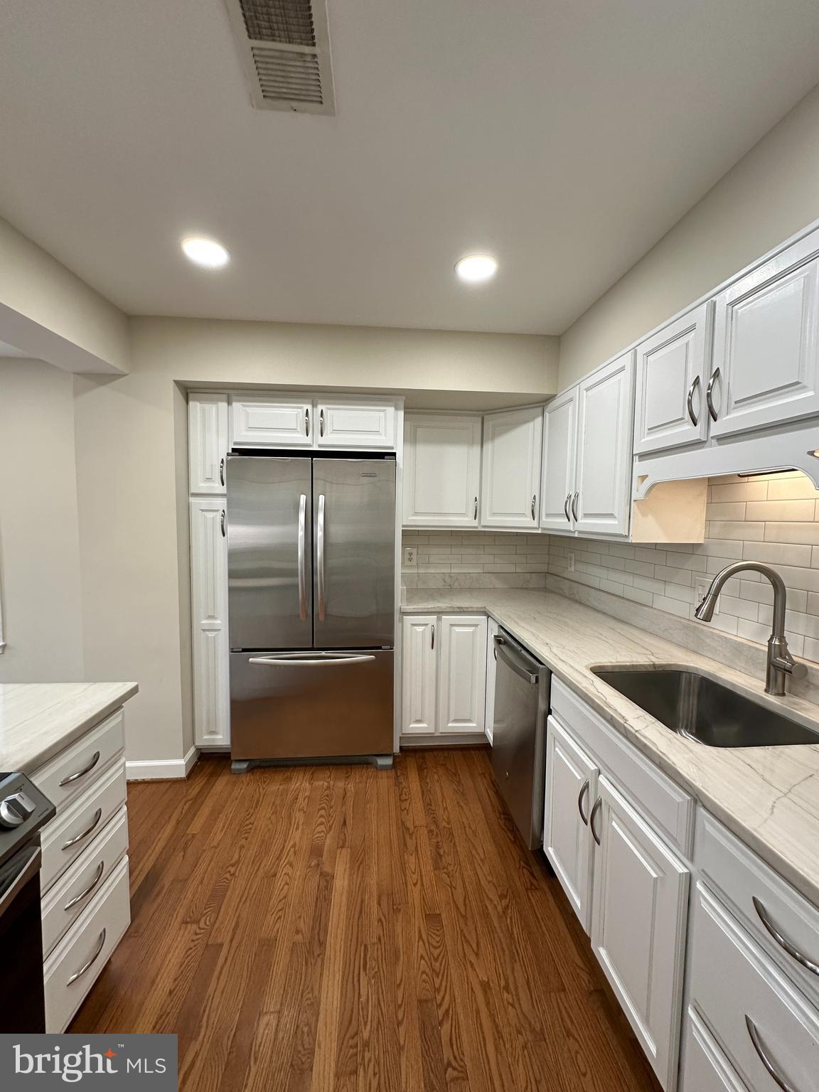 DEEPWOOD - Residential Lease