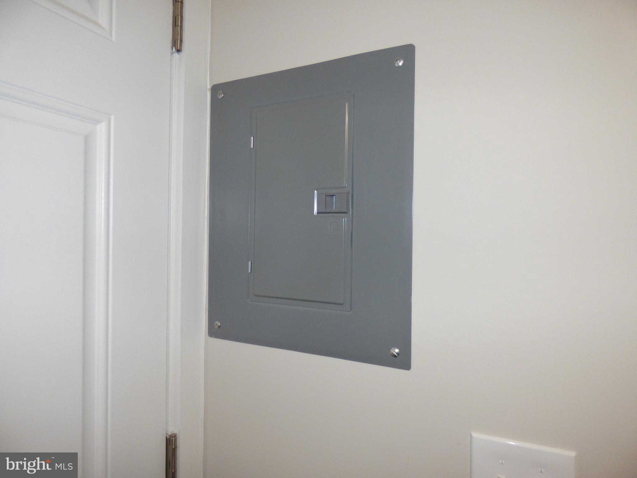 IVERSON SQUARE CONDOMINIUM - Residential