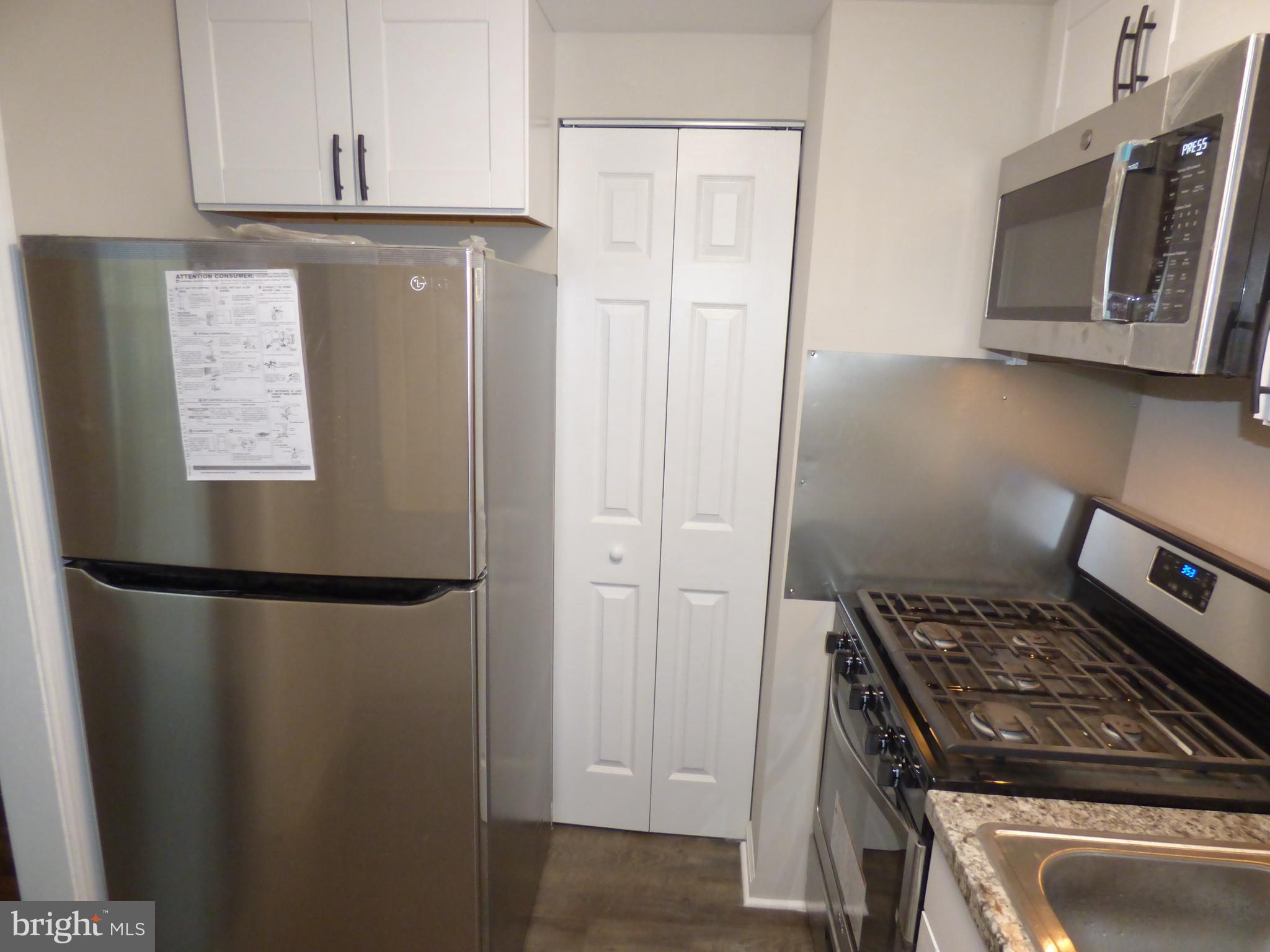 IVERSON SQUARE CONDOMINIUM - Residential