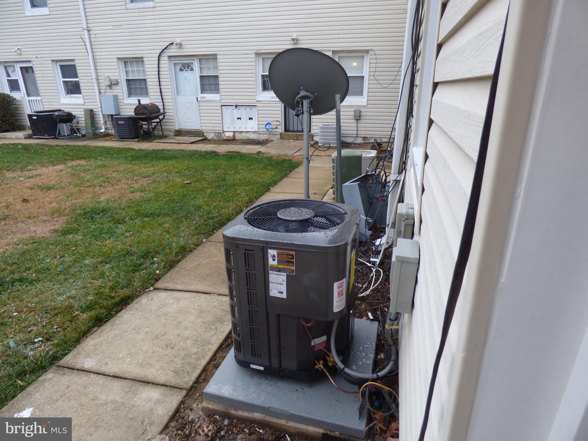 IVERSON SQUARE CONDOMINIUM - Residential