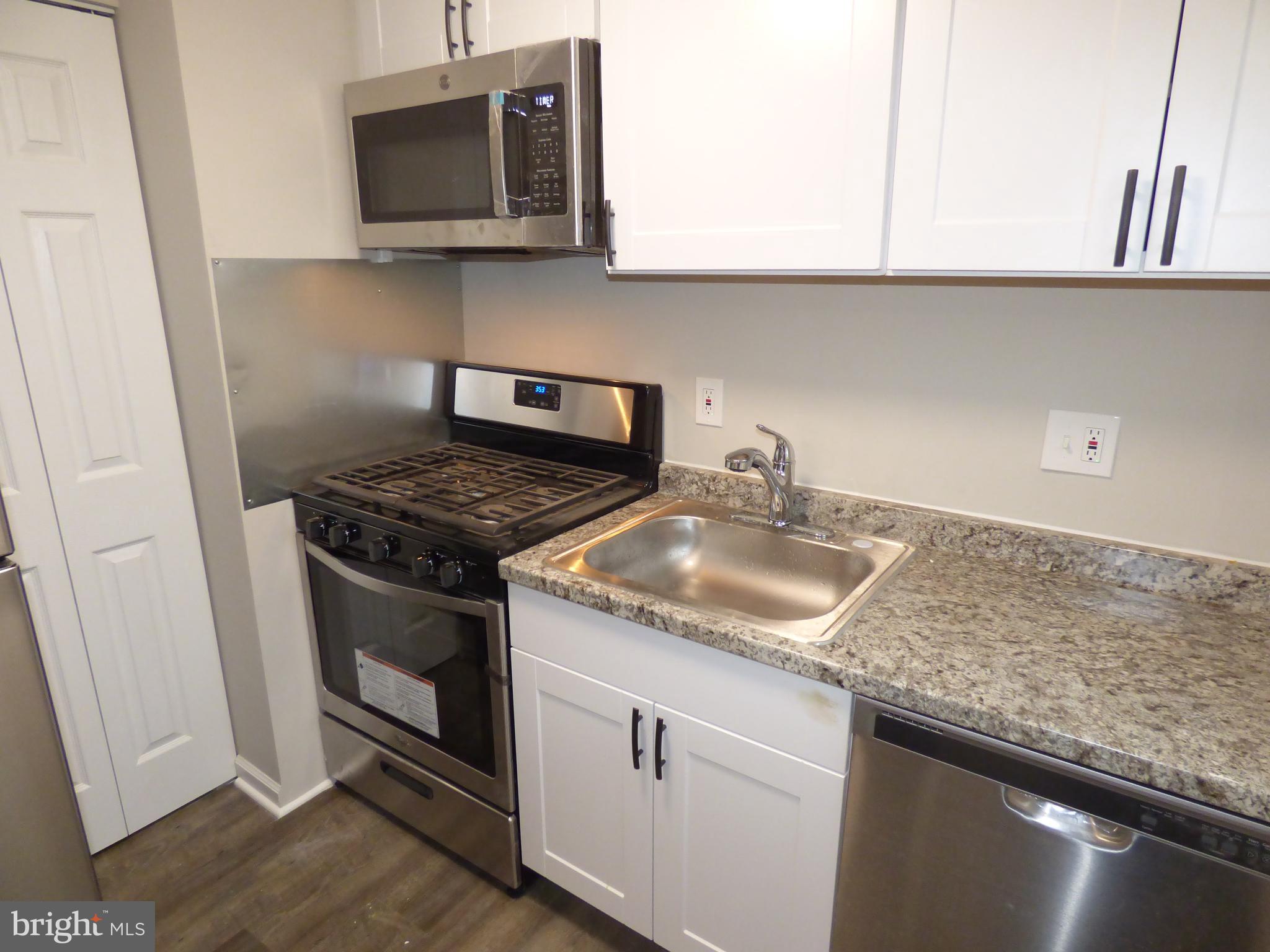 IVERSON SQUARE CONDOMINIUM - Residential