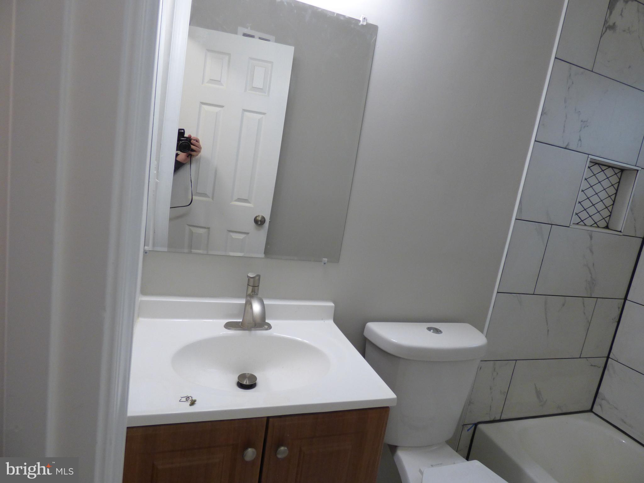 IVERSON SQUARE CONDOMINIUM - Residential