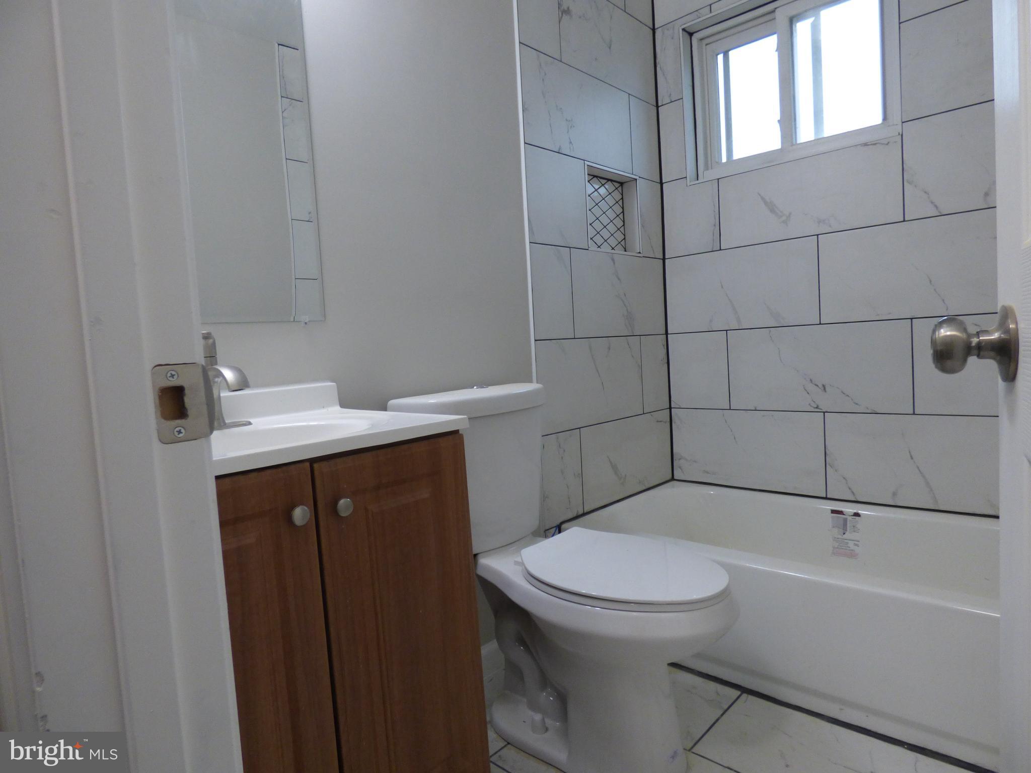 IVERSON SQUARE CONDOMINIUM - Residential