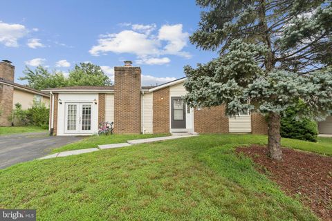 805 N YORK ROAD STERLING VA 20164