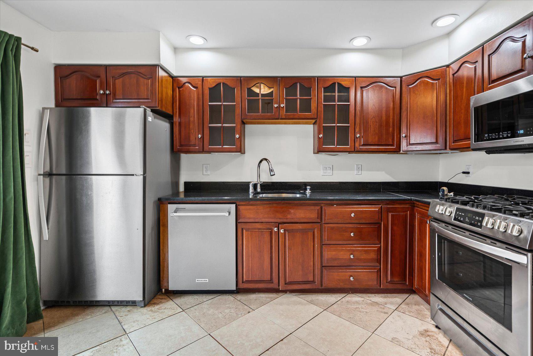 BUTCHERS HILL - Residential