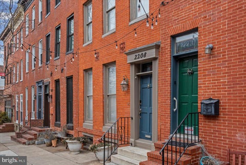Townhouse For Sale - 2208 E Lombard Street<br/> BALTIMORE, MD 21231