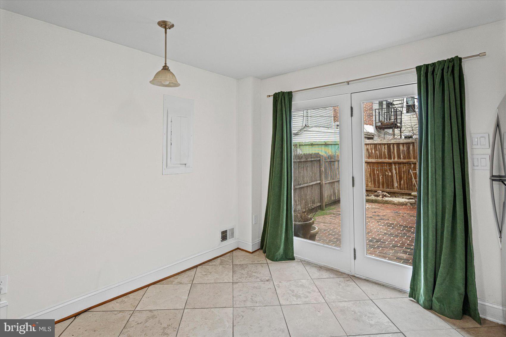 BUTCHERS HILL - Residential