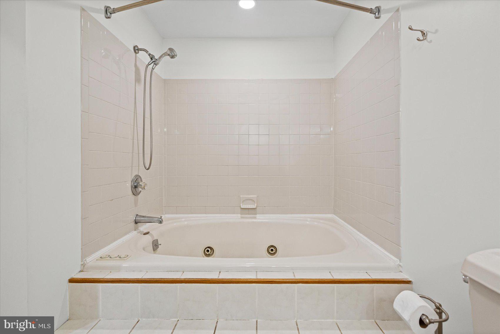 BUTCHERS HILL - Residential