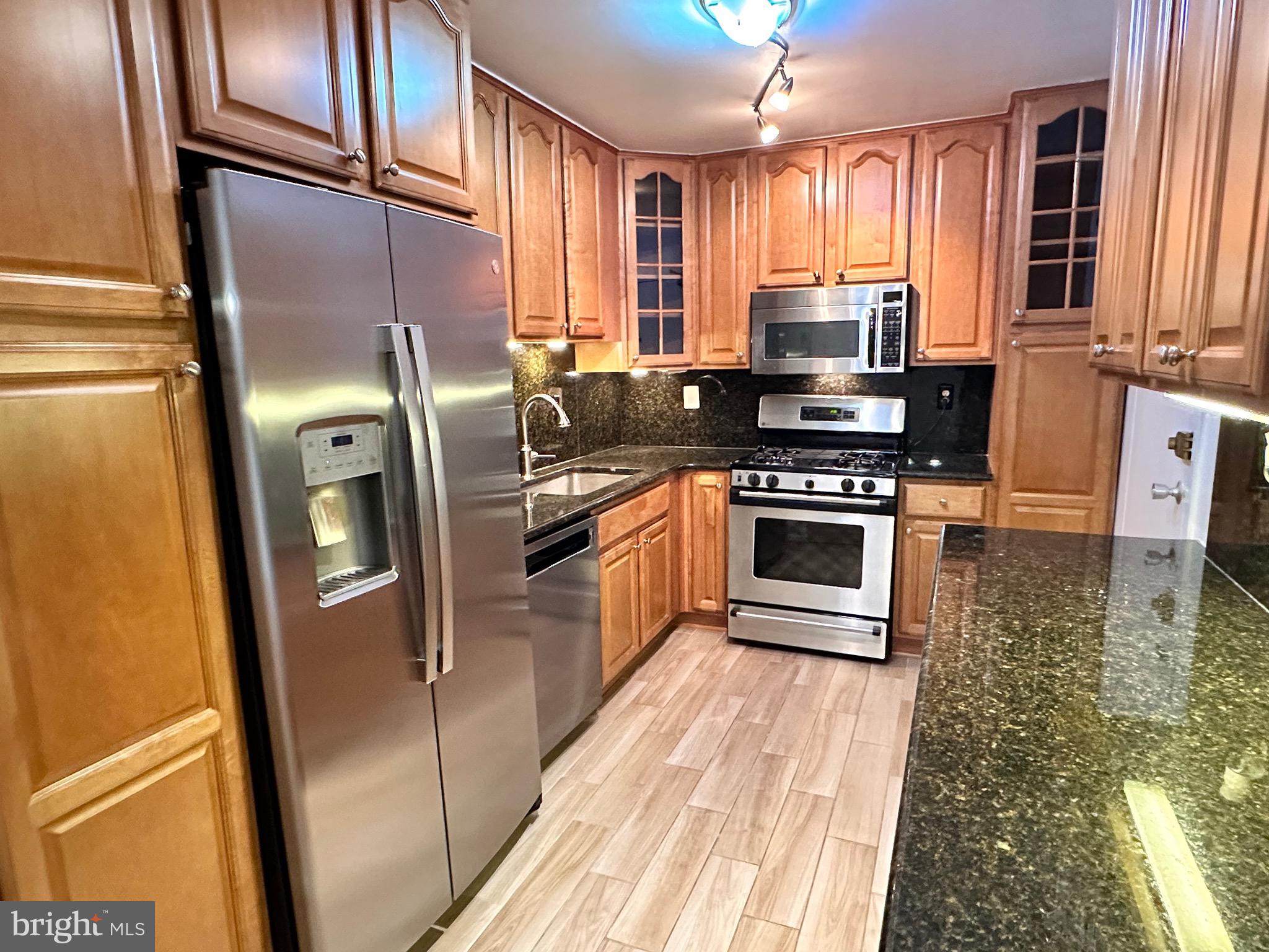 HORIZON HOUSE - Residential Lease