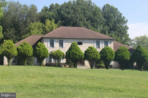 MLS: MDHW2073588
