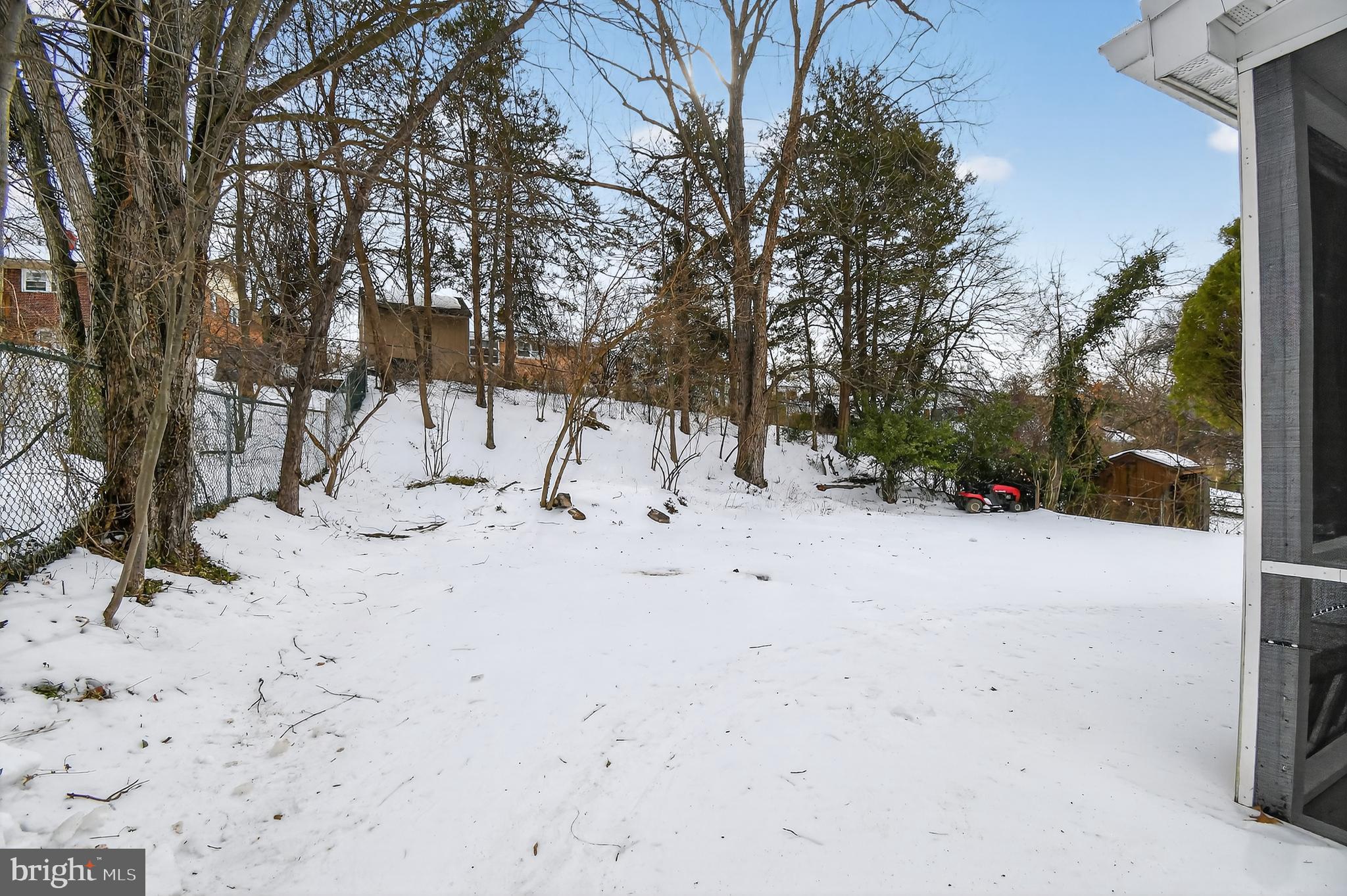 COLLEGE PARK WOODS - Residential