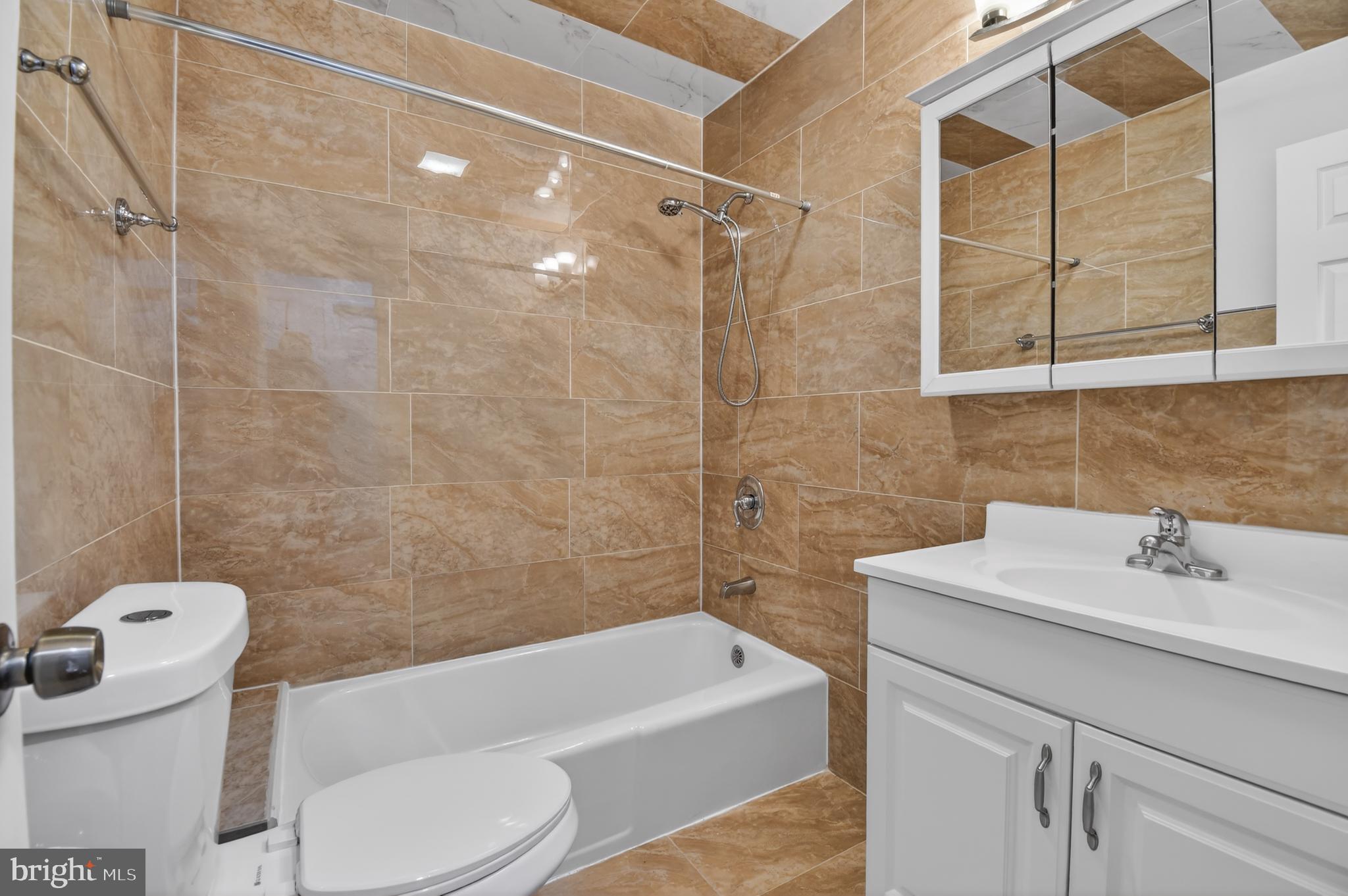 COLLEGE PARK WOODS - Residential