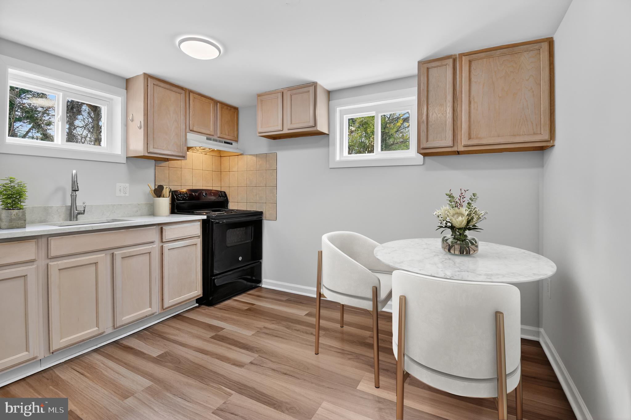 COLLEGE PARK WOODS - Residential