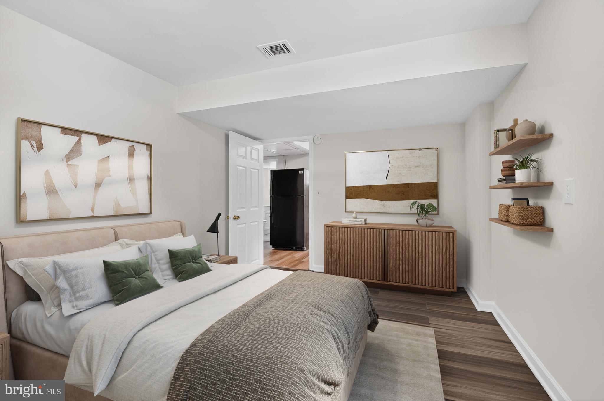 COLLEGE PARK WOODS - Residential