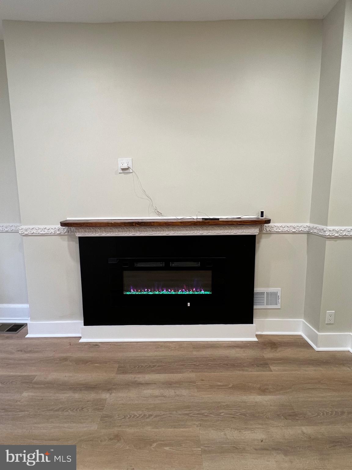 1853 N CROSKEY STREET