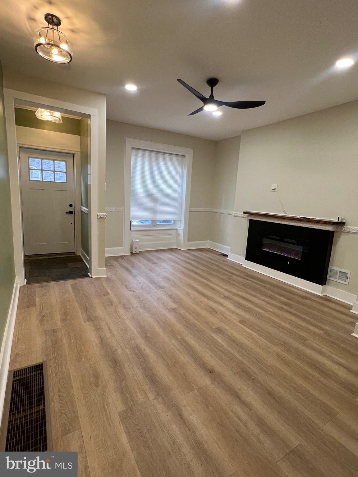 1853 N CROSKEY STREET