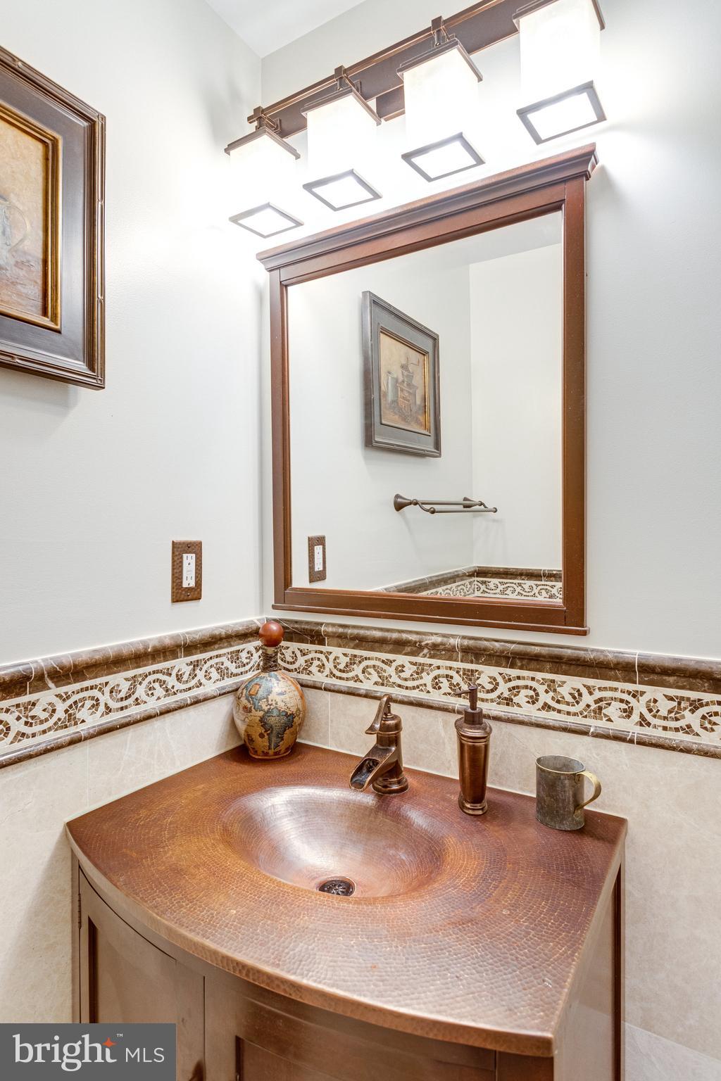 GUNSTON CORNER - Residential