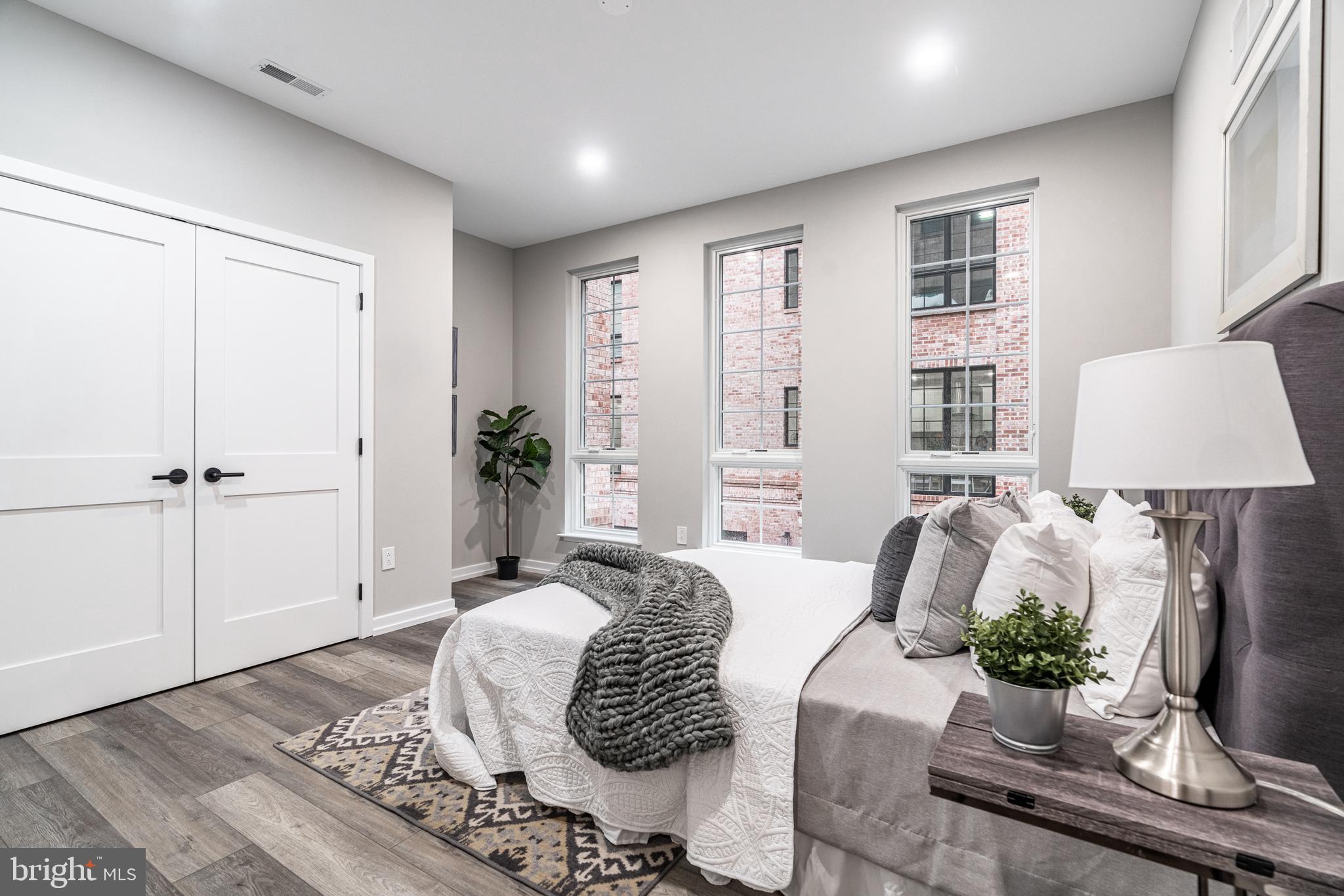 GRADUATE HOSPITAL - Residential Income