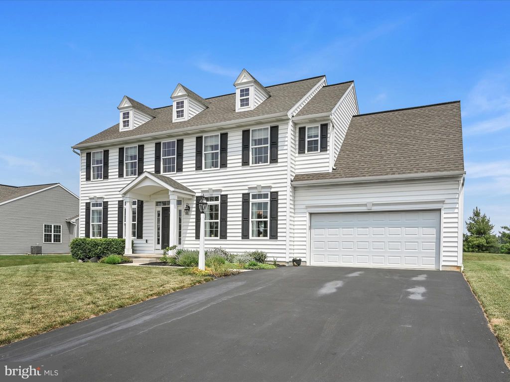 Photo of 820 JASMINE AVE, MOUNT JOY, PA 17552 (MLS # PALA2035010)