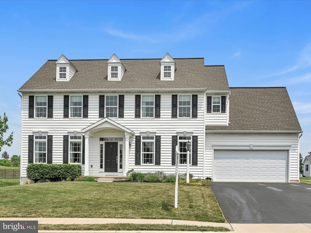 Photo of 820 JASMINE AVE, MOUNT JOY, PA 17552 (MLS # PALA2035010)