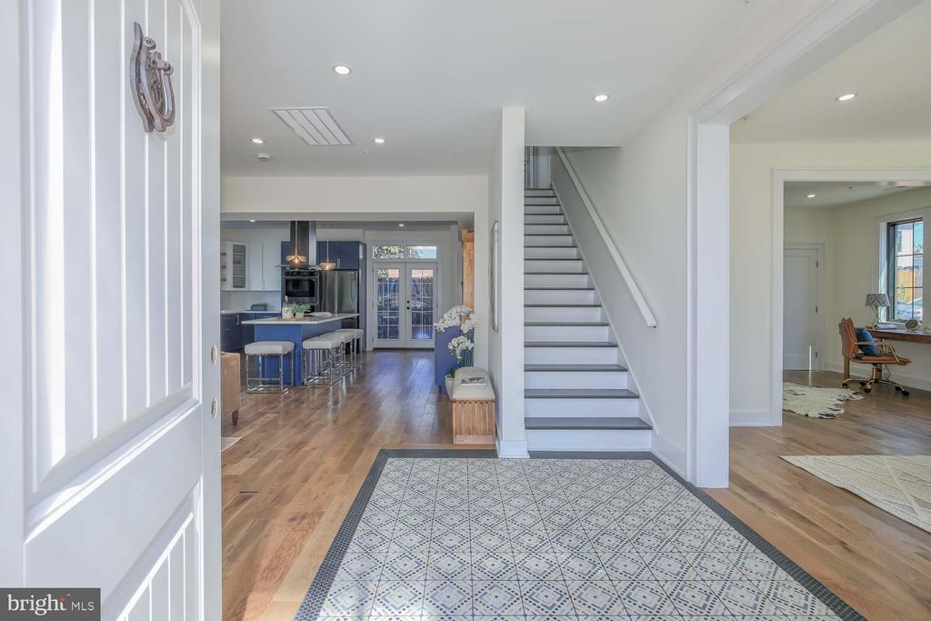 Photo of 1680 Ebenezer Court SE, WASHINGTON, DC 20003 (MLS # DCDC2224602)