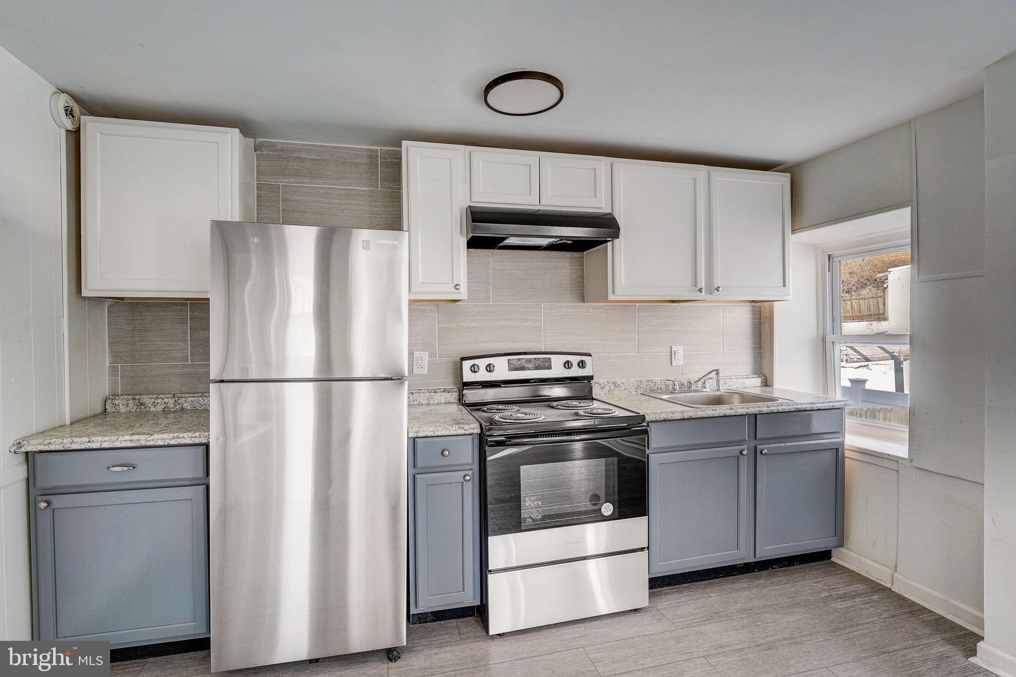 EAST FALLS - Residential Lease