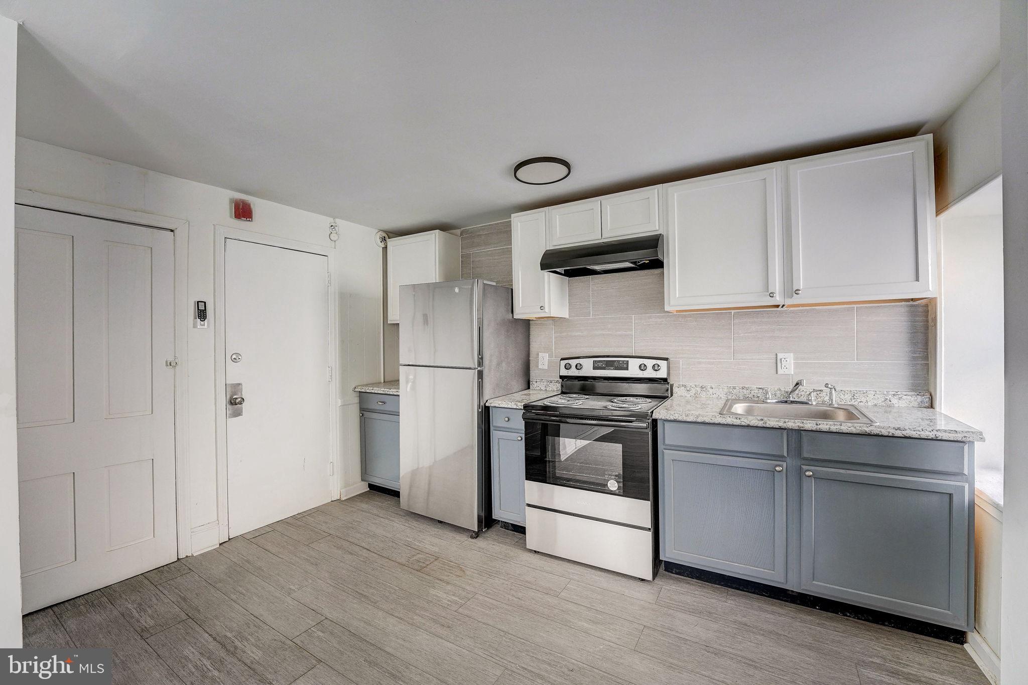 EAST FALLS - Residential Lease