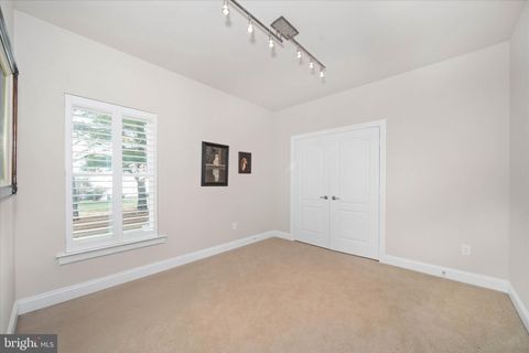 listing image 63