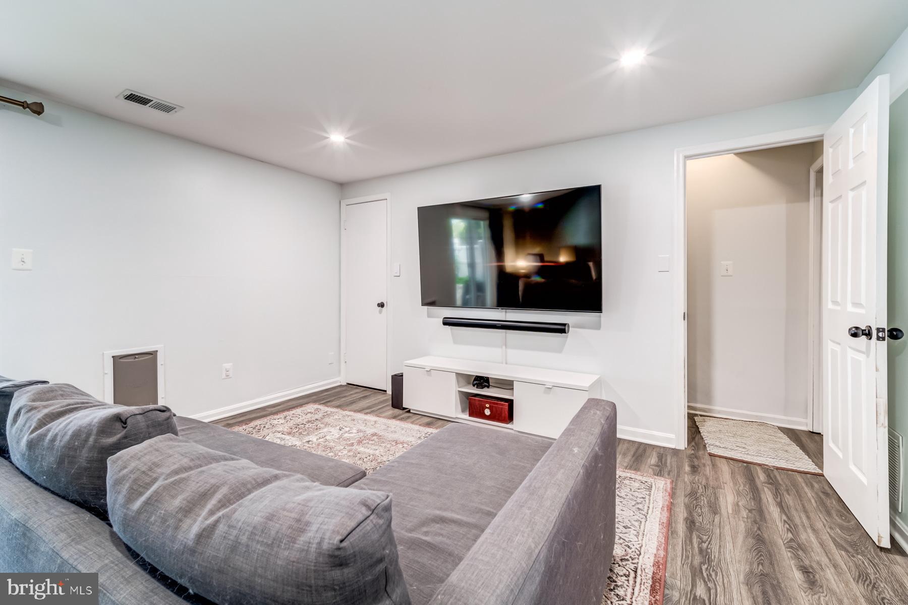 VALLEIGH - Residential Lease