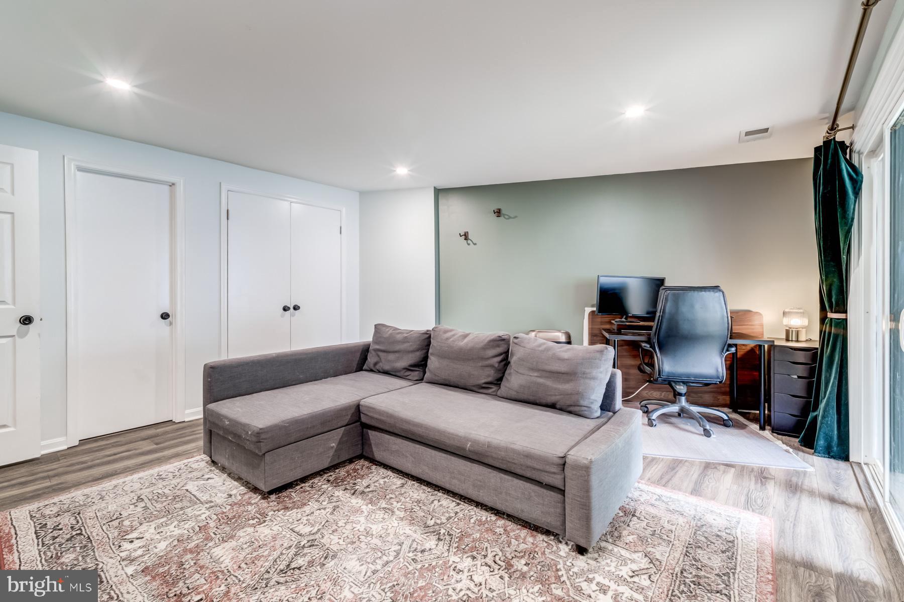 VALLEIGH - Residential Lease