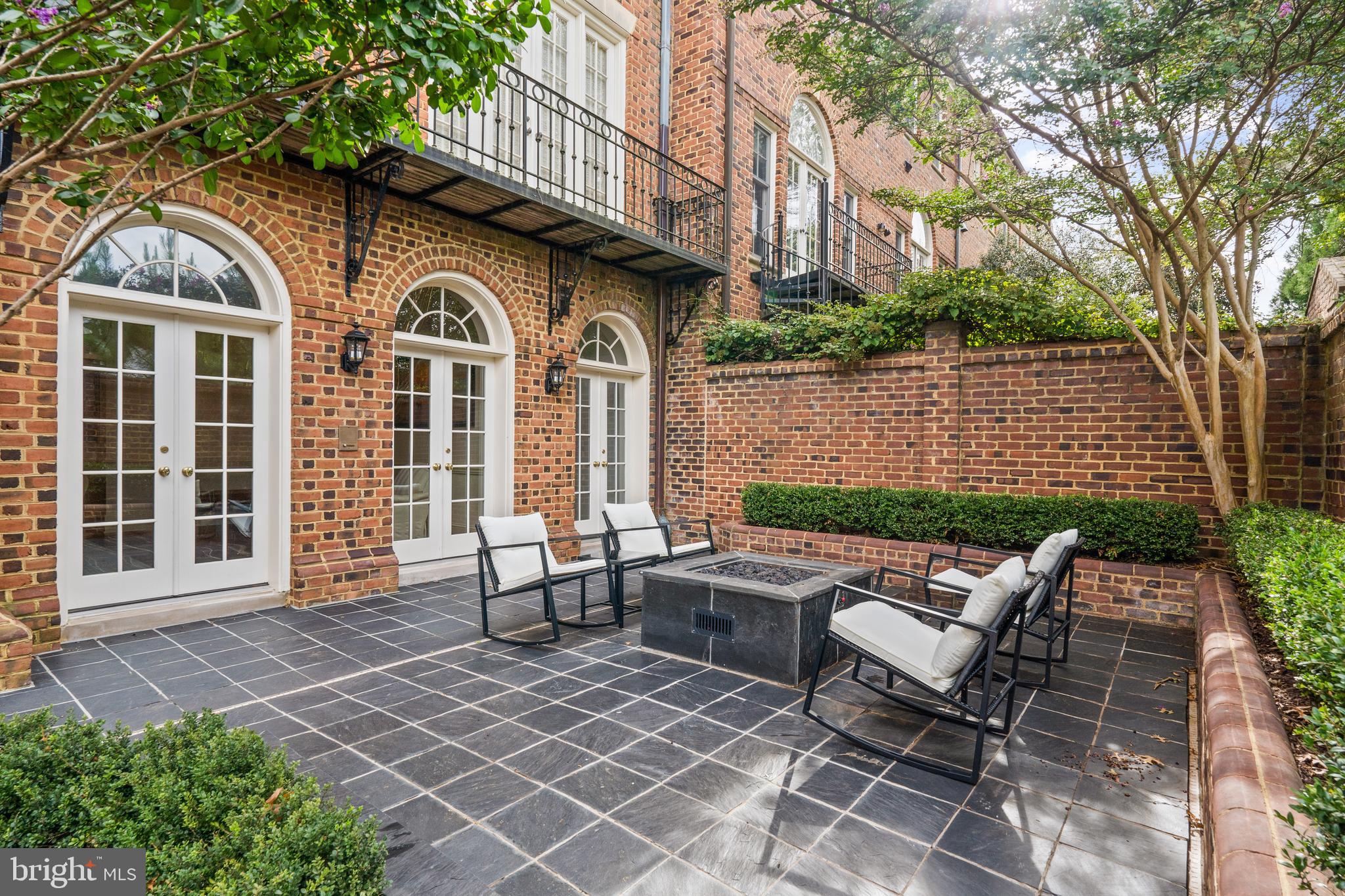 MERRYHILL - Residential