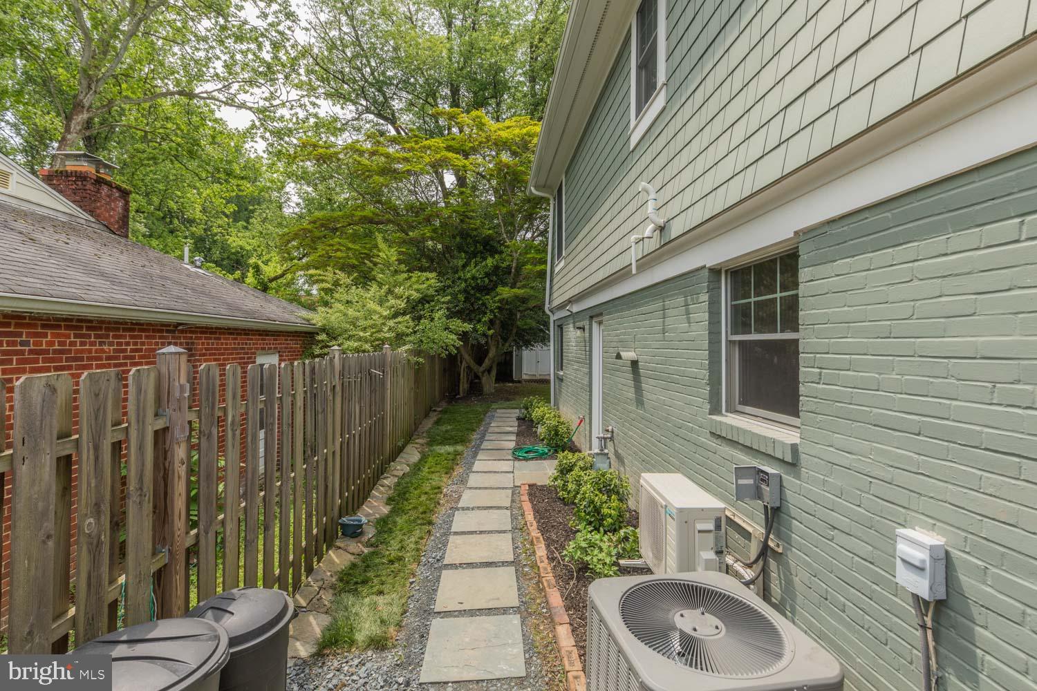 ROCK CREEK KNOLLS - Residential