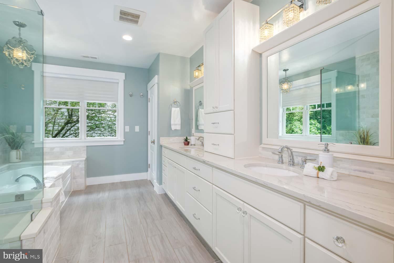 ROCK CREEK KNOLLS - Residential