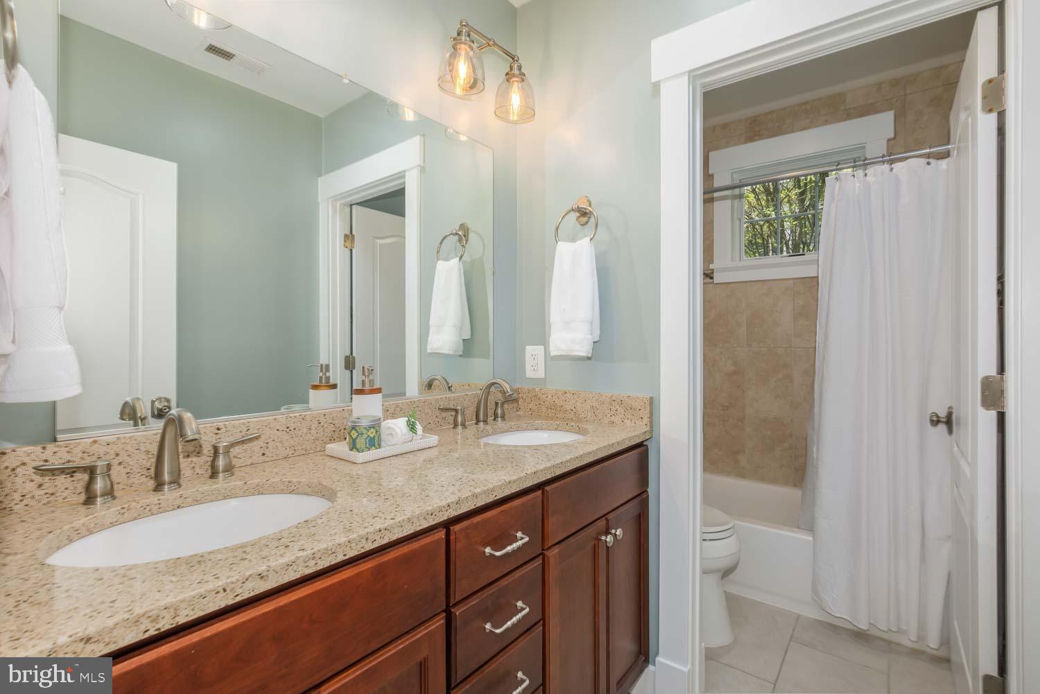 ROCK CREEK KNOLLS - Residential