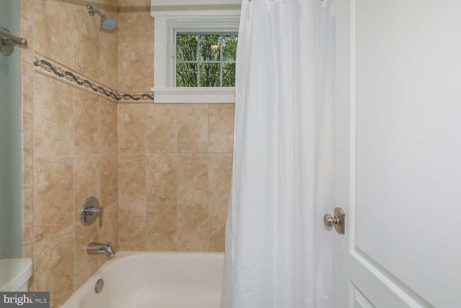 ROCK CREEK KNOLLS - Residential