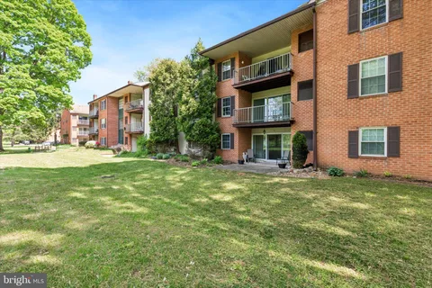 187 Drummers Lane Unit 187, Wayne, PA MLS: PACT2097526